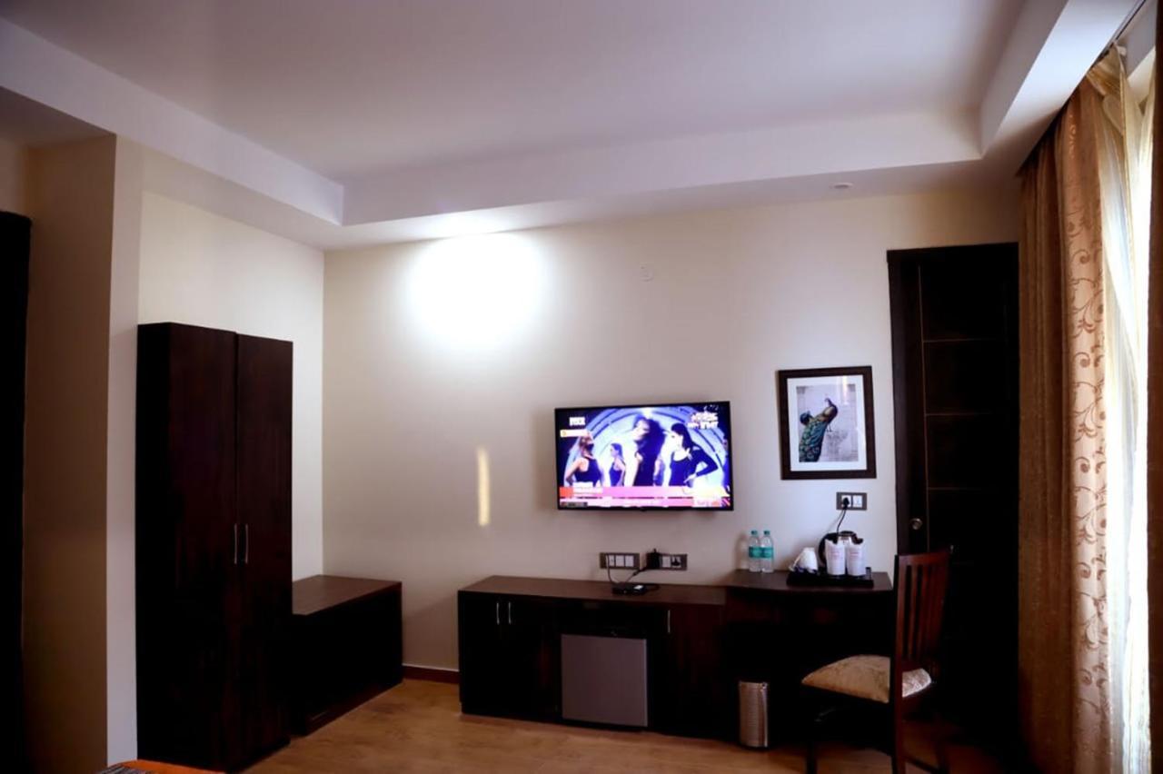 Country Inn Hotels & Resorts Vrindāvan 外观 照片