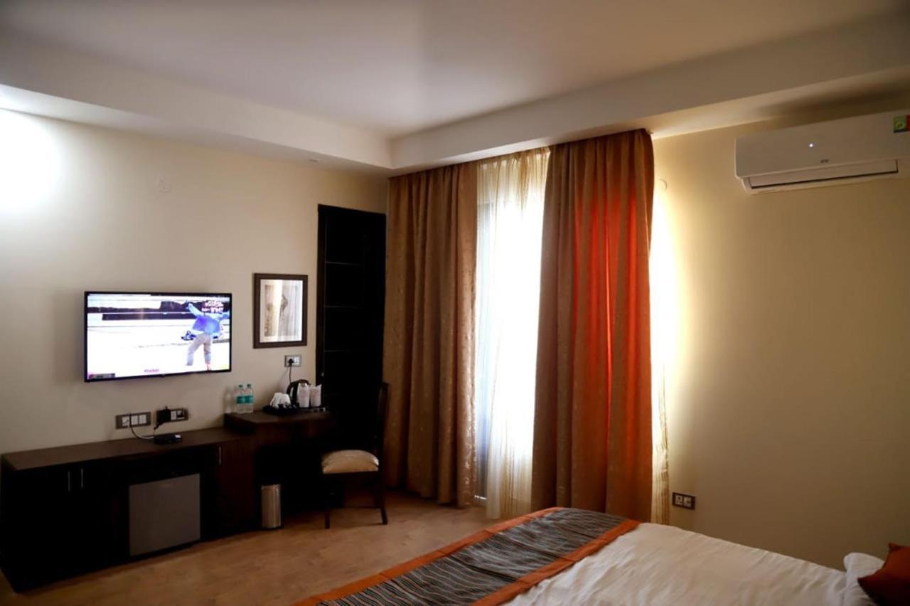 Country Inn Hotels & Resorts Vrindāvan 外观 照片