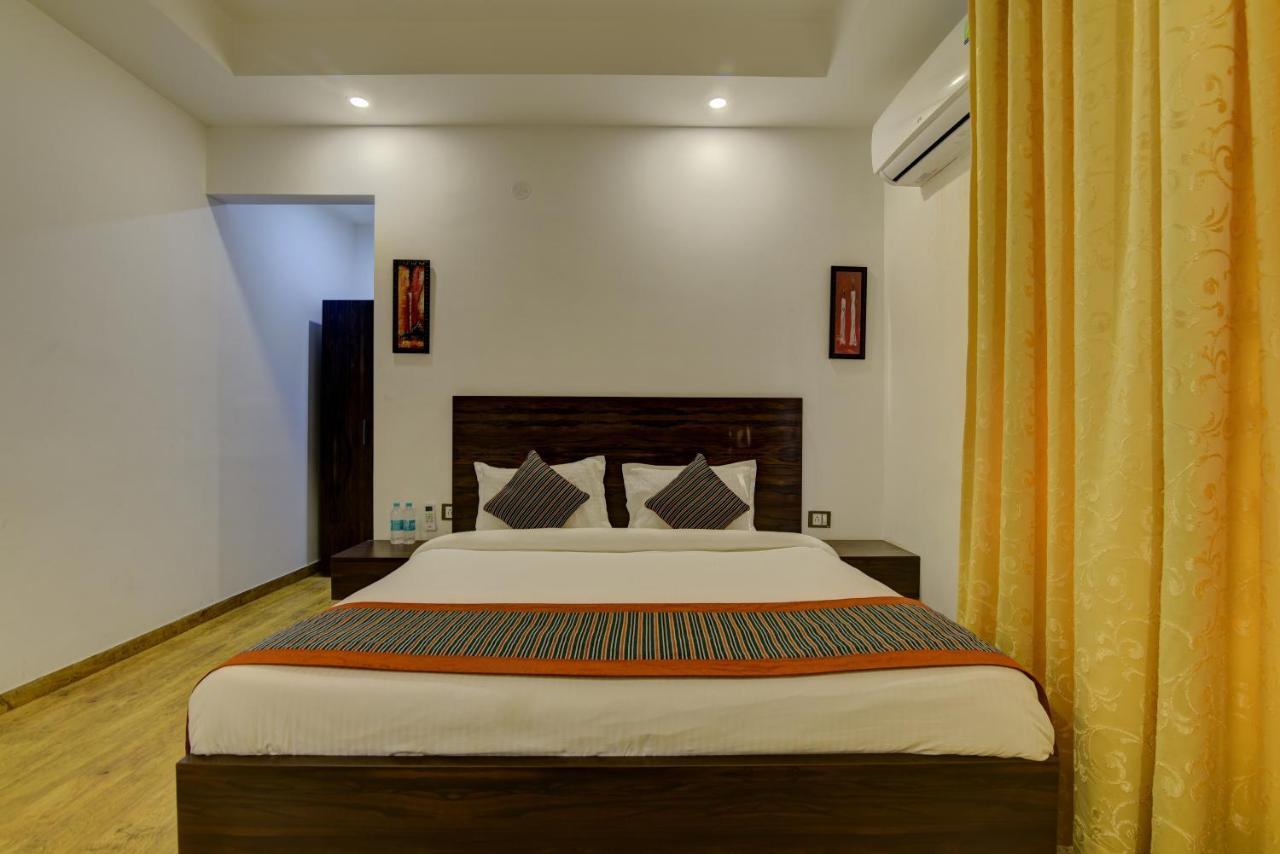 Country Inn Hotels & Resorts Vrindāvan 外观 照片