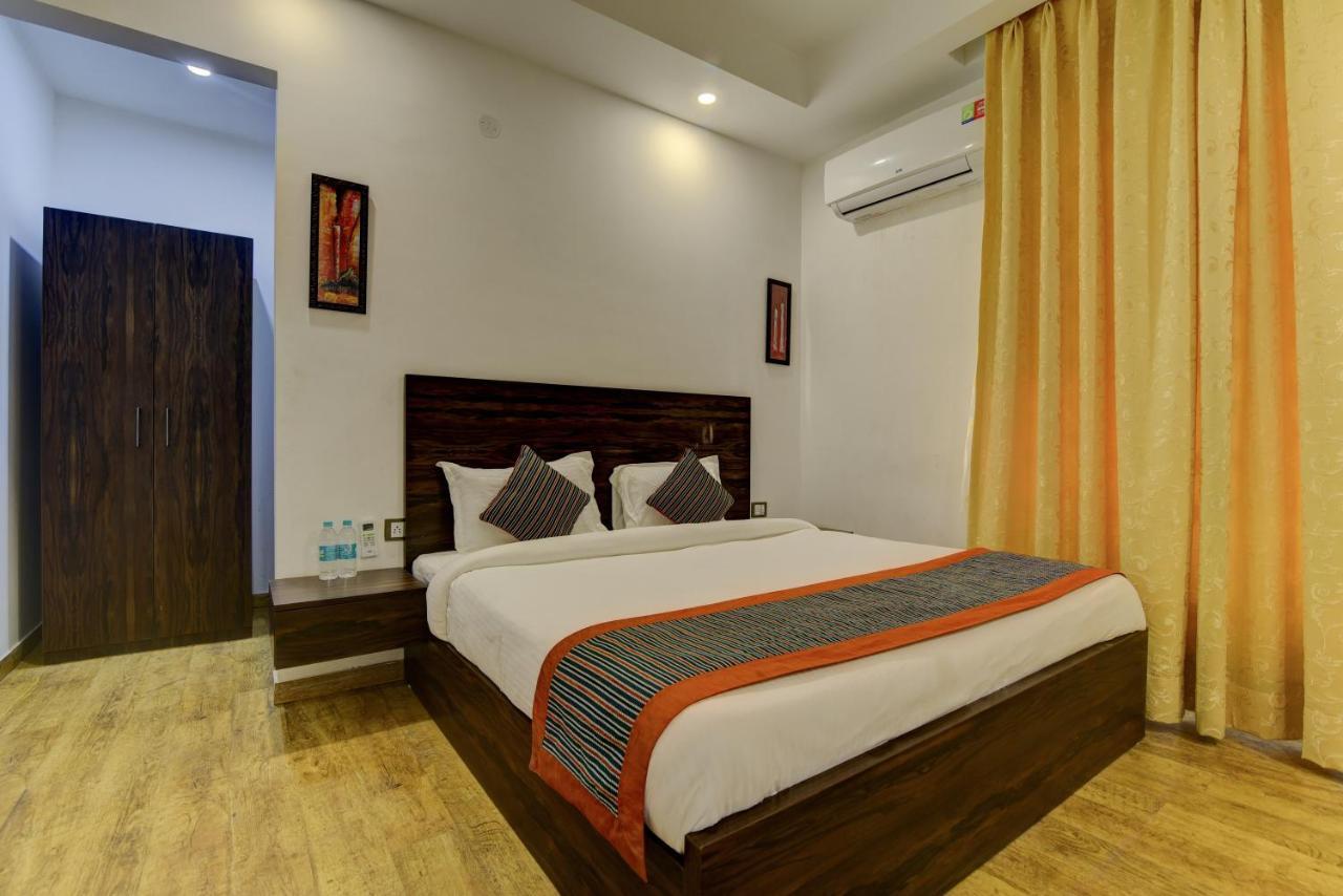 Country Inn Hotels & Resorts Vrindāvan 外观 照片