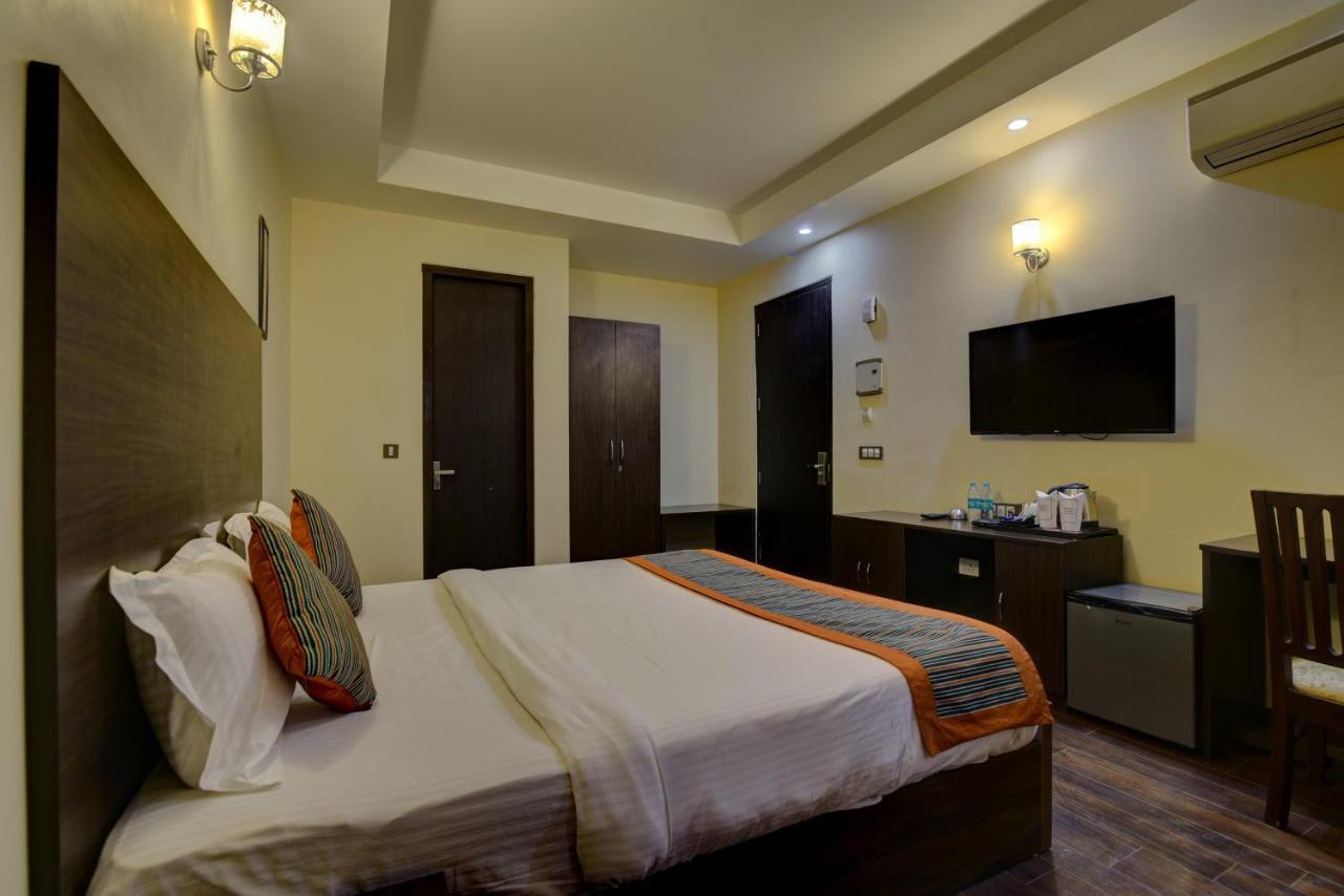 Country Inn Hotels & Resorts Vrindāvan 外观 照片