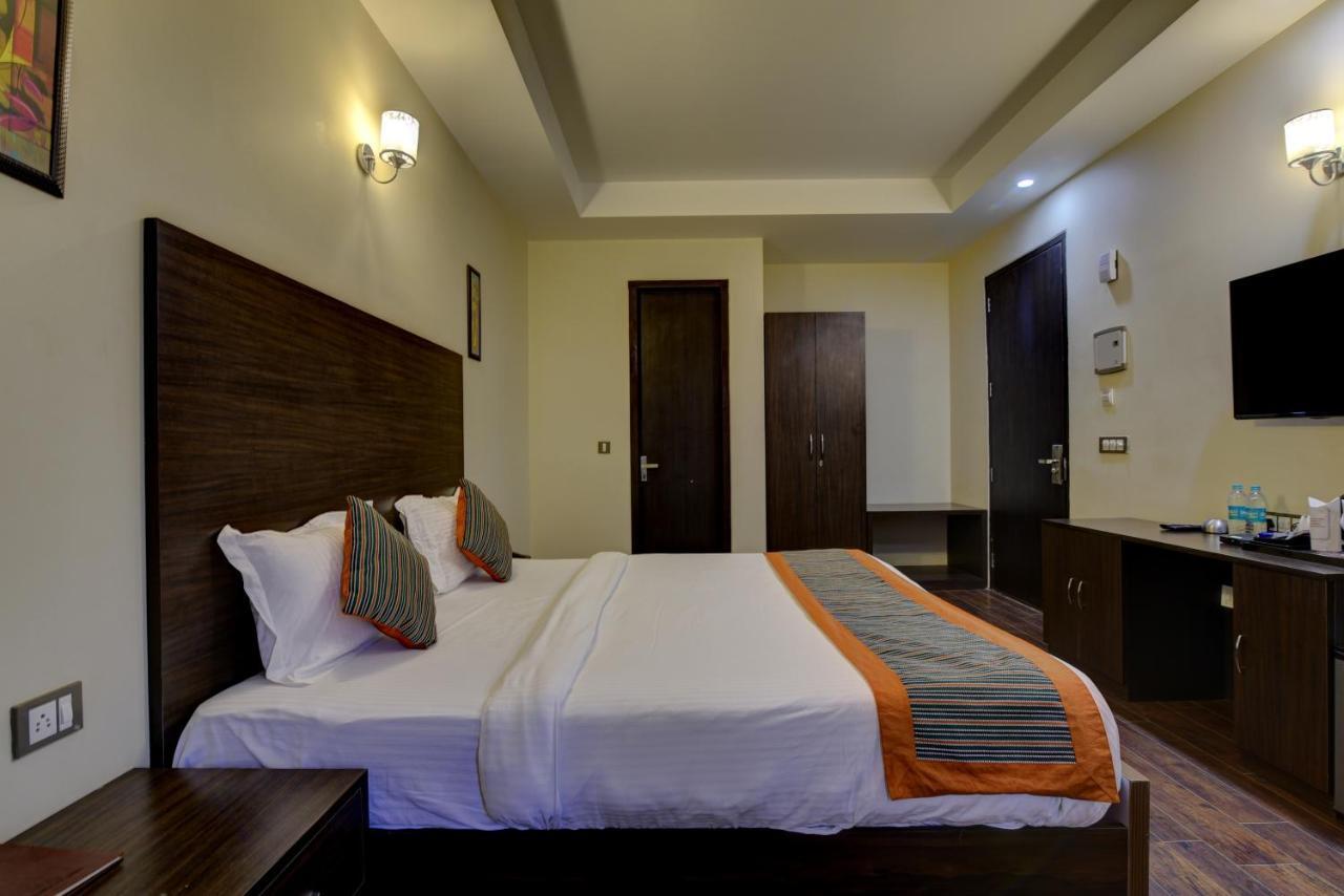 Country Inn Hotels & Resorts Vrindāvan 外观 照片