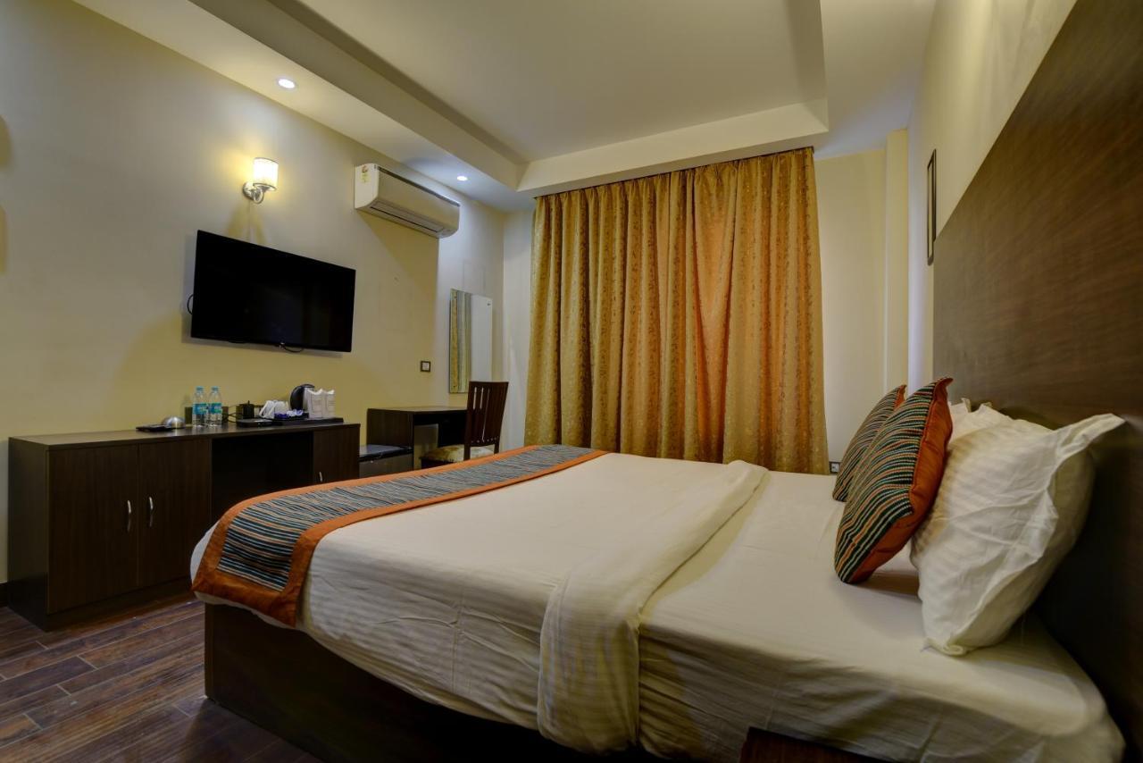 Country Inn Hotels & Resorts Vrindāvan 外观 照片