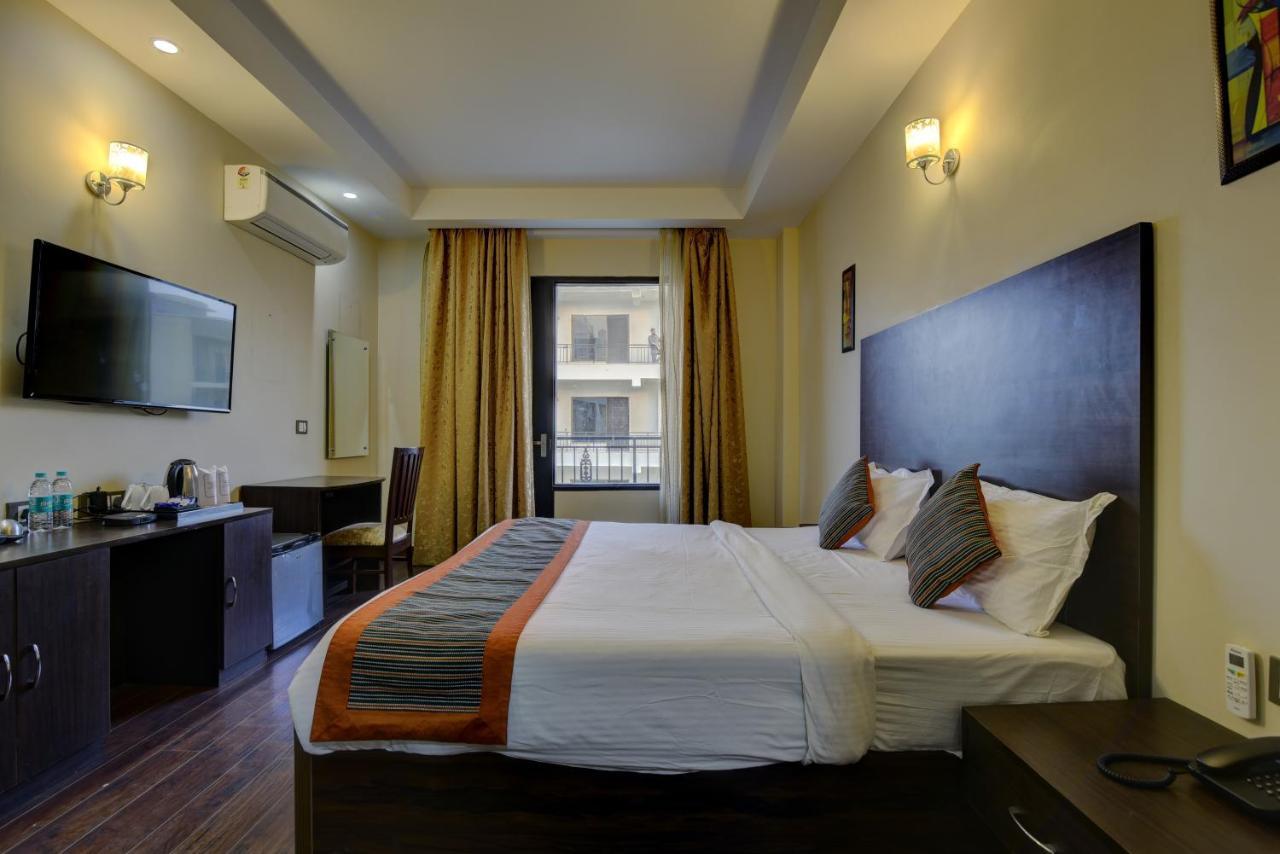 Country Inn Hotels & Resorts Vrindāvan 外观 照片