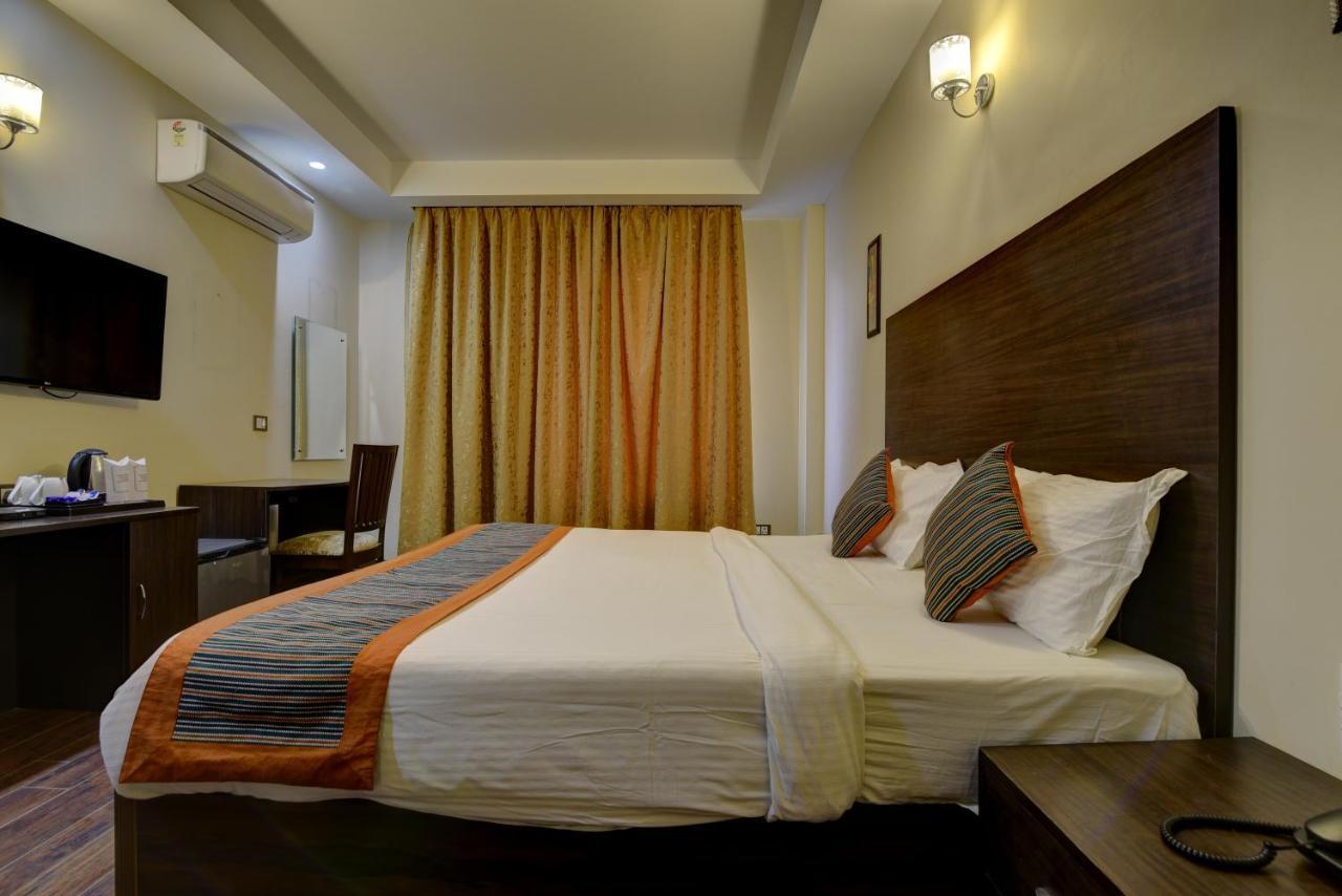 Country Inn Hotels & Resorts Vrindāvan 外观 照片