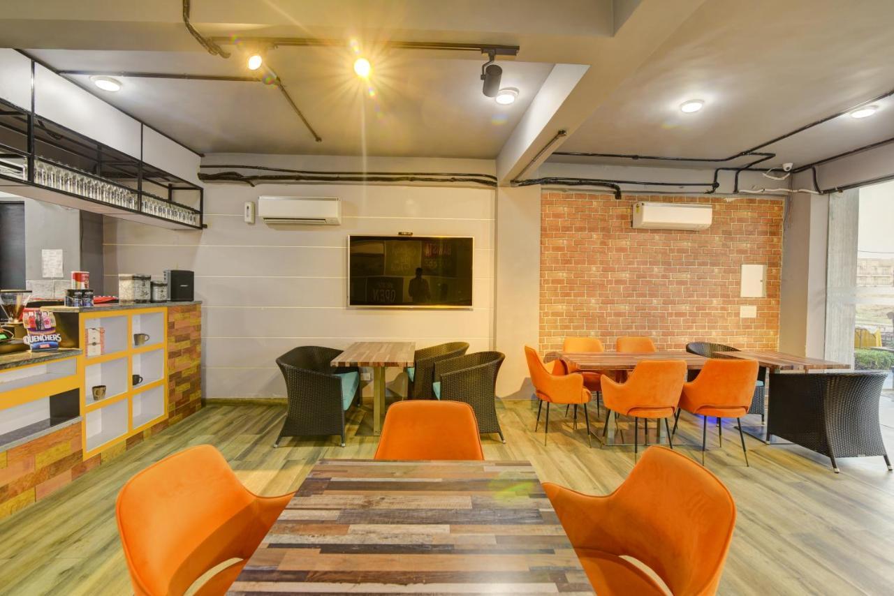 Country Inn Hotels & Resorts Vrindāvan 外观 照片