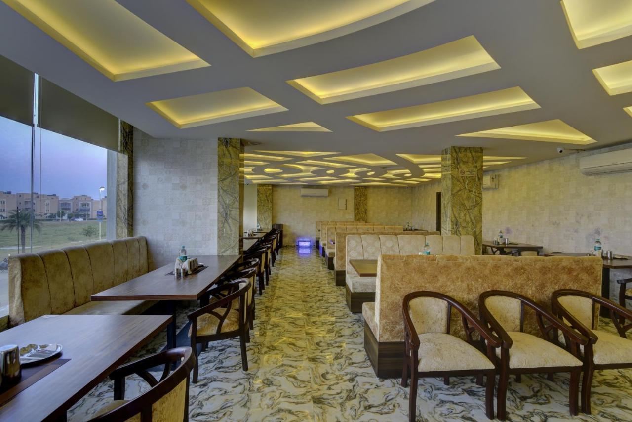 Country Inn Hotels & Resorts Vrindāvan 外观 照片